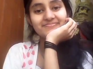 CUTE INDIAN COLLAGE GIRL SHOWING HER BOOBS