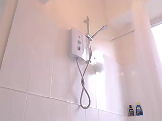 Busty ebony in shower – ENVEEM COM