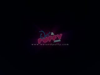 Wetandpuffy – Pink Pussy Plugging
