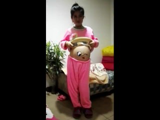 CHINESE SHOW FACE PREGNANT GIRL LIGHT ASS DANCE IS VERY FUNNY
