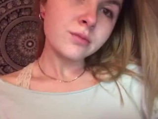 Sexy coke whore doing lines