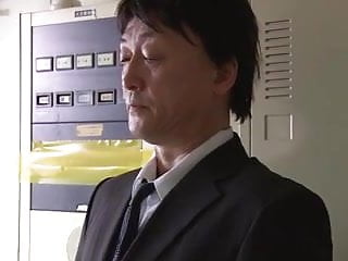 Milf Uchimura Rina Fucked by coworker in locker room