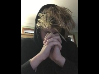 My nigga Declan praying to the lord