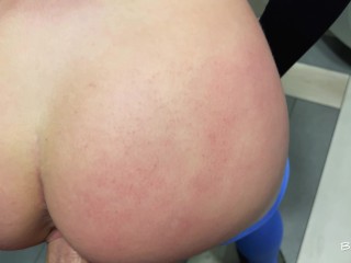The girl took cum in her pussy after a workout at the gym