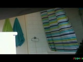 Amateur_Tanned_teen_in_the_shower