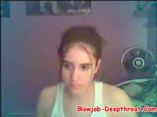 Teen Chick Shows Her Tiny Tittie On Cam