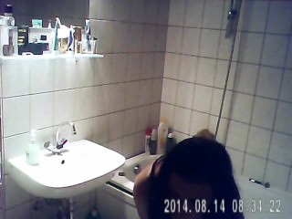 Caught Niece having a bath on hidden cam – iS