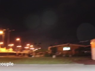 exibição pública em posto de gasolina real