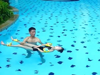 .How to Massage in Water by Floating body