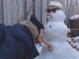 Girl fucks a snowman or snowman fucks girls