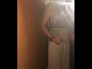 ADOLESCENTE APROVECHA EN EL ASCENSOR PARA HACERME UNA MAMADA Y UNA PAJA