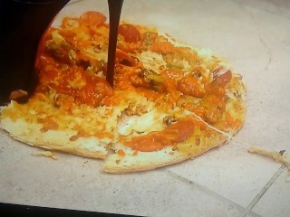 My girlfriend boot crush my pizza