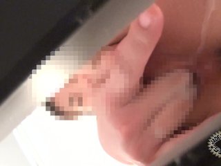 Woman cumming over 5 times in a minute