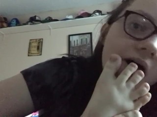 Nerdy teen sucking toes straight out of dirty white socks