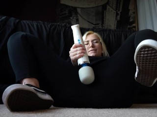 BigTittyGothEgg – Cumming home after a long day
