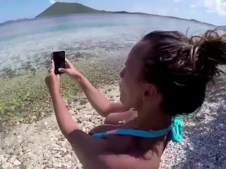 SUBIENDO SELFIE CON LA CARA LECHADA EN LA PLAYA