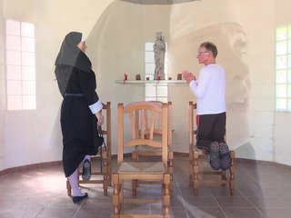 Oldman fucks a sinful nun right in the chapel