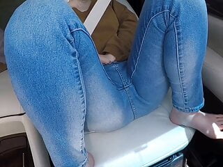 I found his jeans so erotic that I made him masturbate while driving.