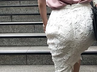 Candid Japanese sexy office lady
